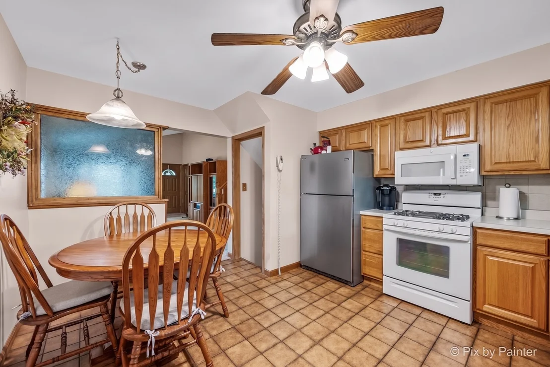 Photo of 24 W Devon Avenue