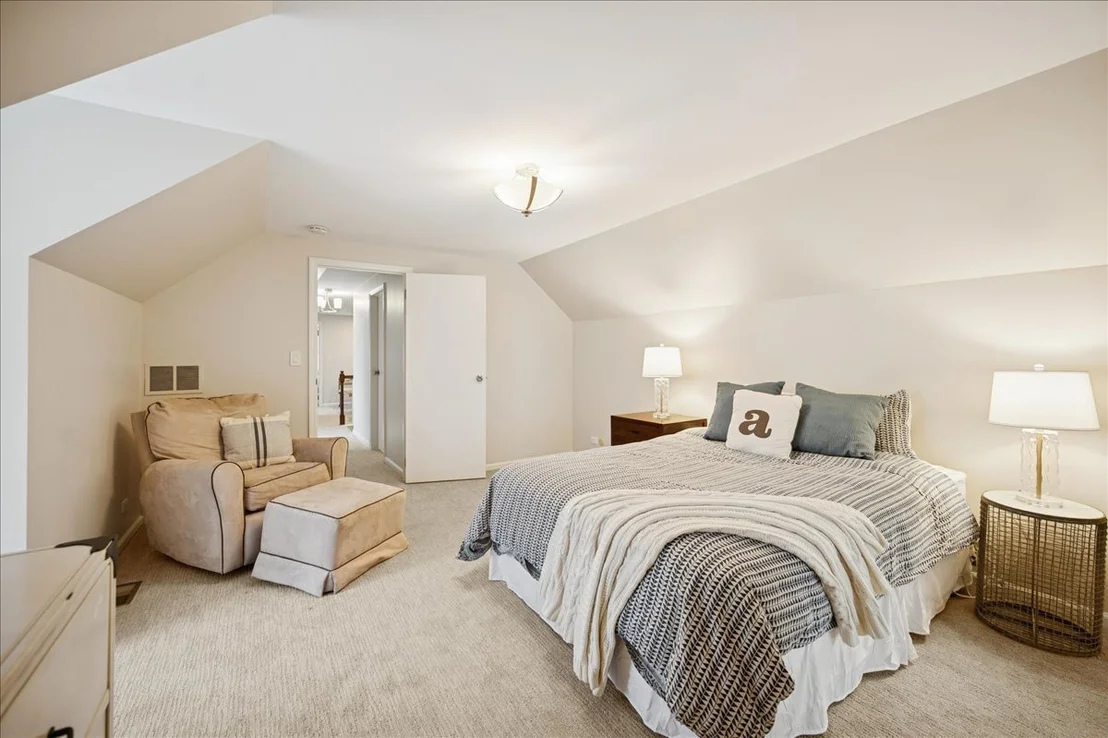 Photo of 898 Bridlegate Lane