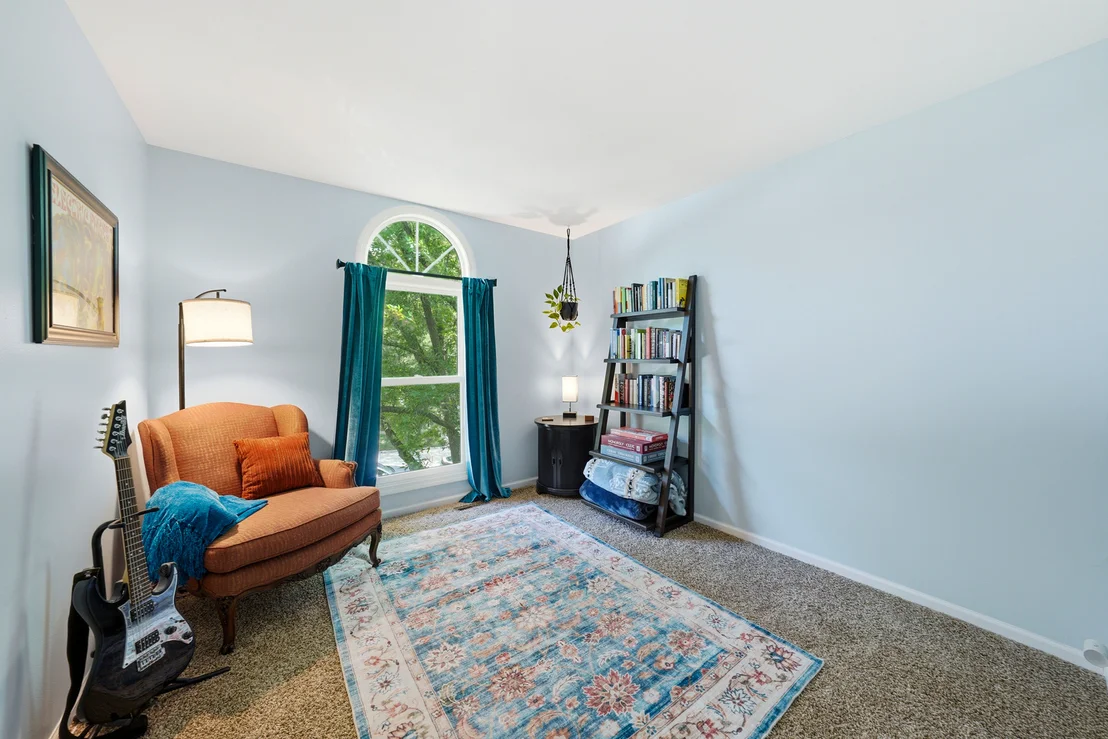 Photo of 260 Hillhurst Drive