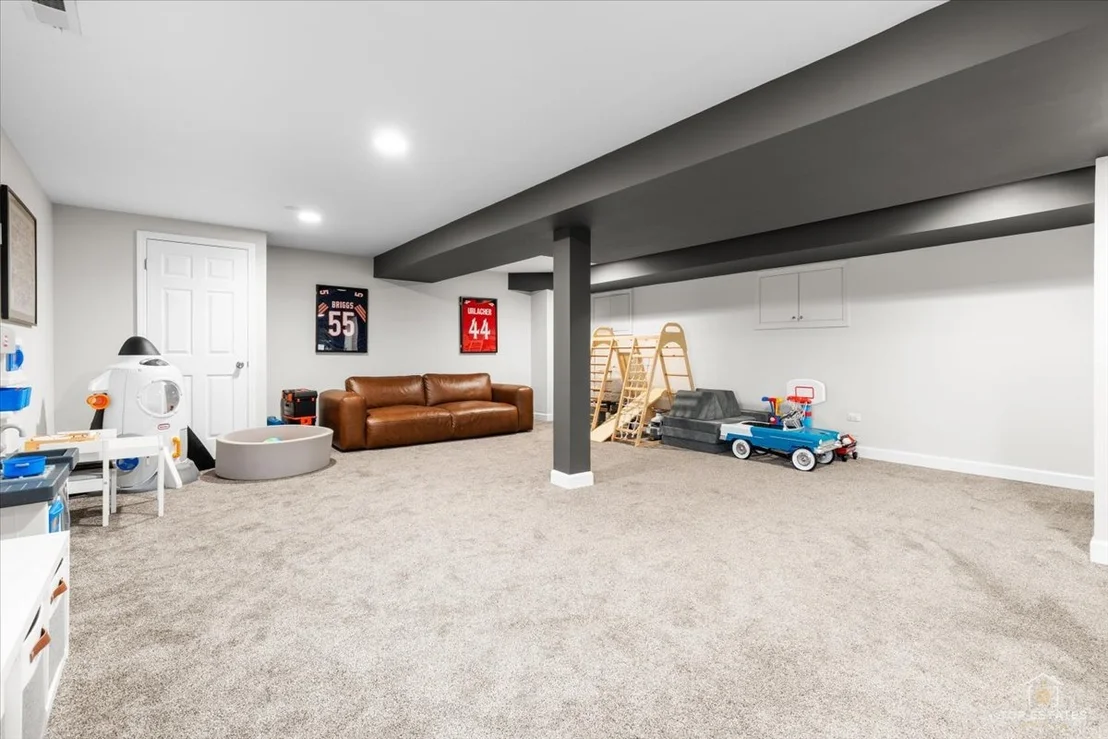 Photo of 875 RED CLOVER Drive