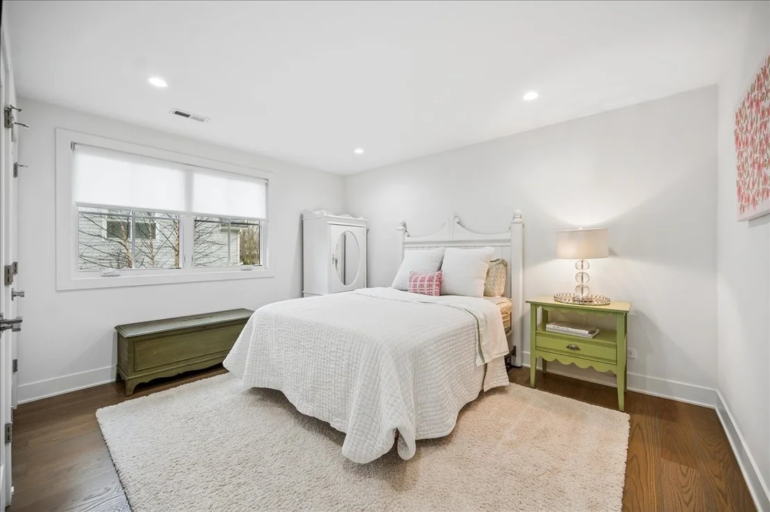 Photo of 270 Sheridan Road