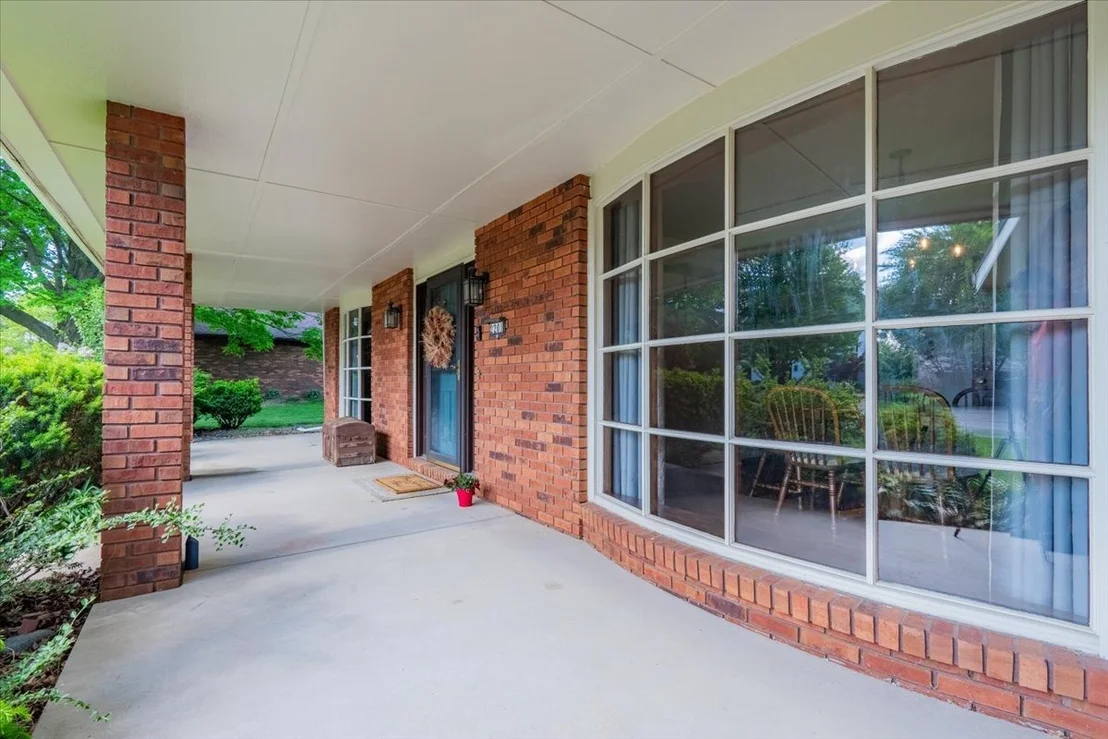 Photo of 2201 Hedgewood Drive