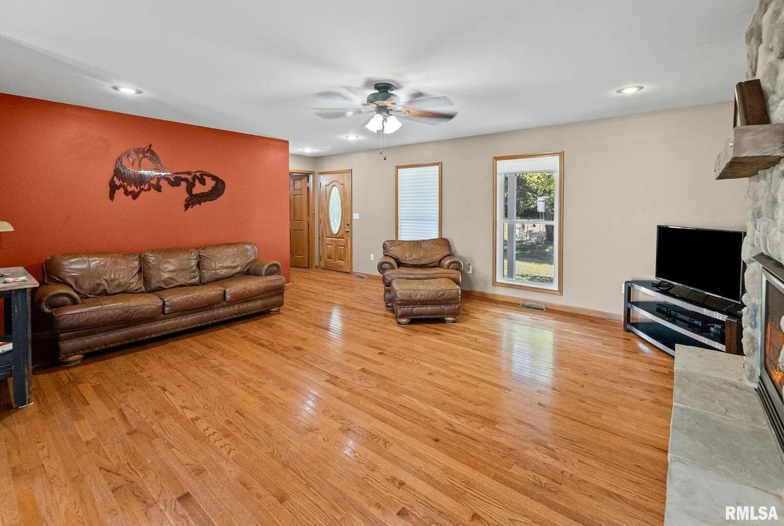 Photo of 520 DEERFIELD Road