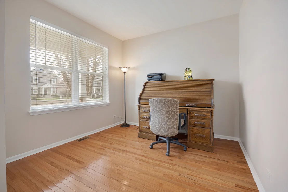 Photo of 566 Horizon Drive W