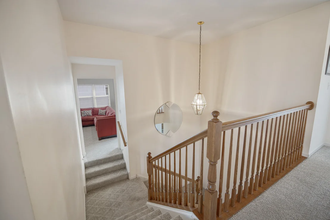 Photo of 566 Horizon Drive W