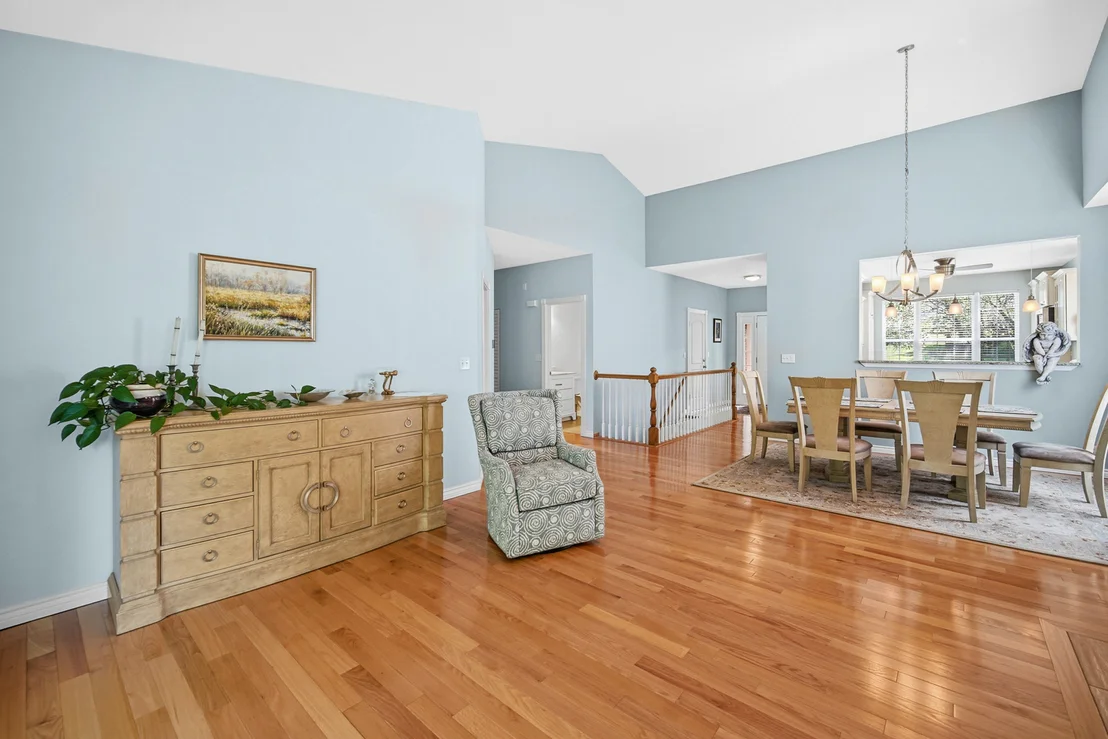 Photo of 720 Viewpointe Drive