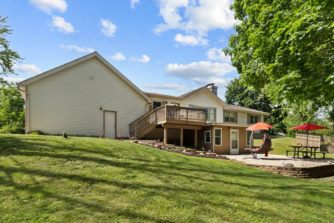 Photo of 703 Crestview Drive