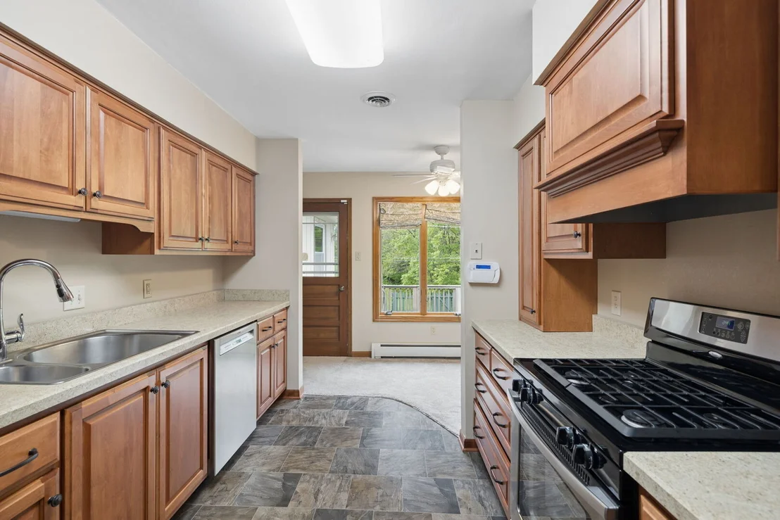 Photo of 1005 Valley Lane