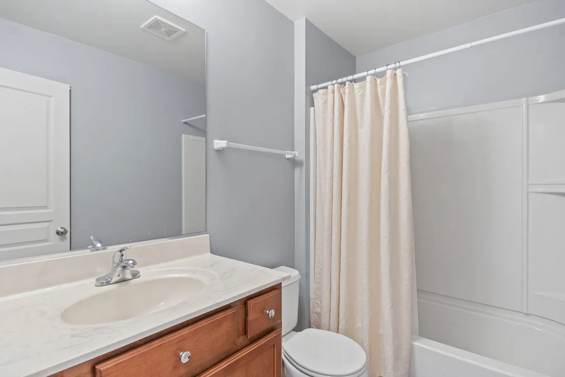 Photo of 1282 Newport Circle