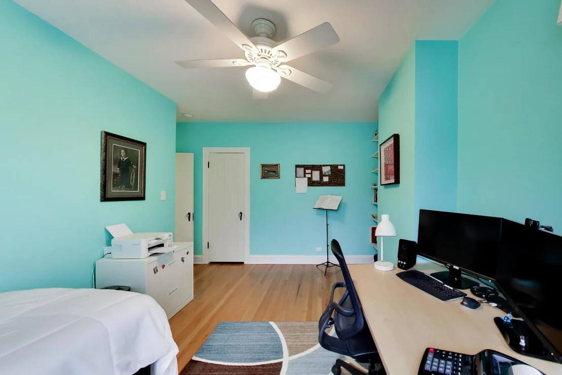 Photo of 940 W Grant Drive