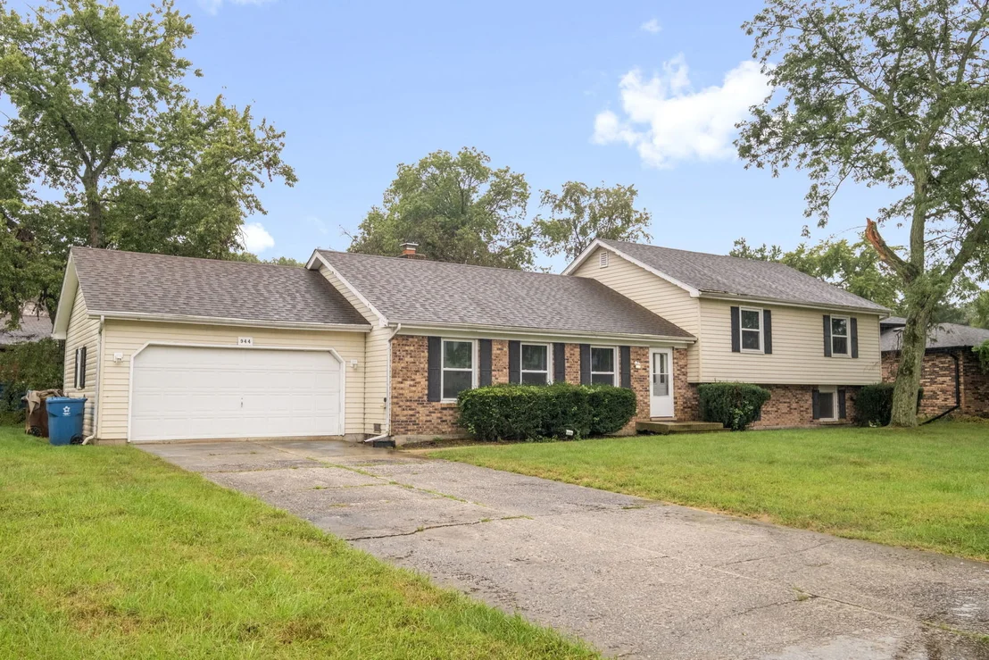 Photo of 944 Carol Lane