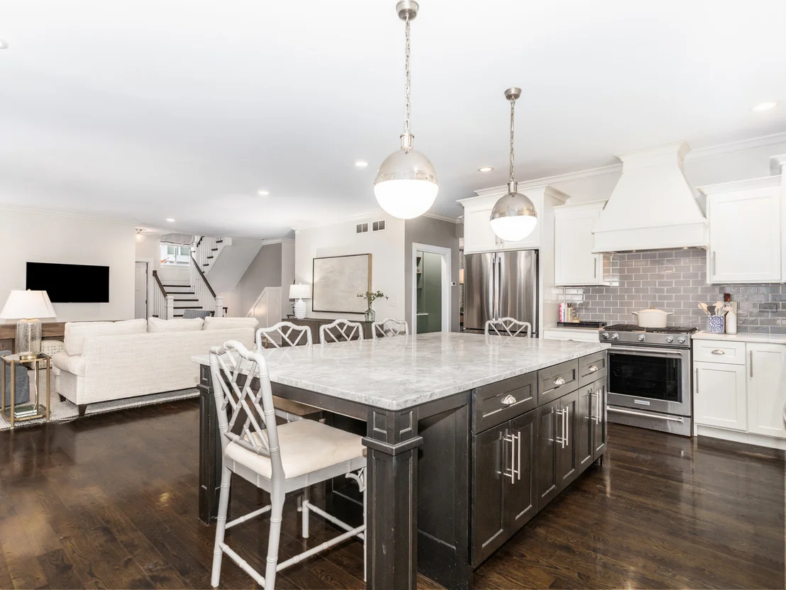 Photo of 925 Douglas Avenue
