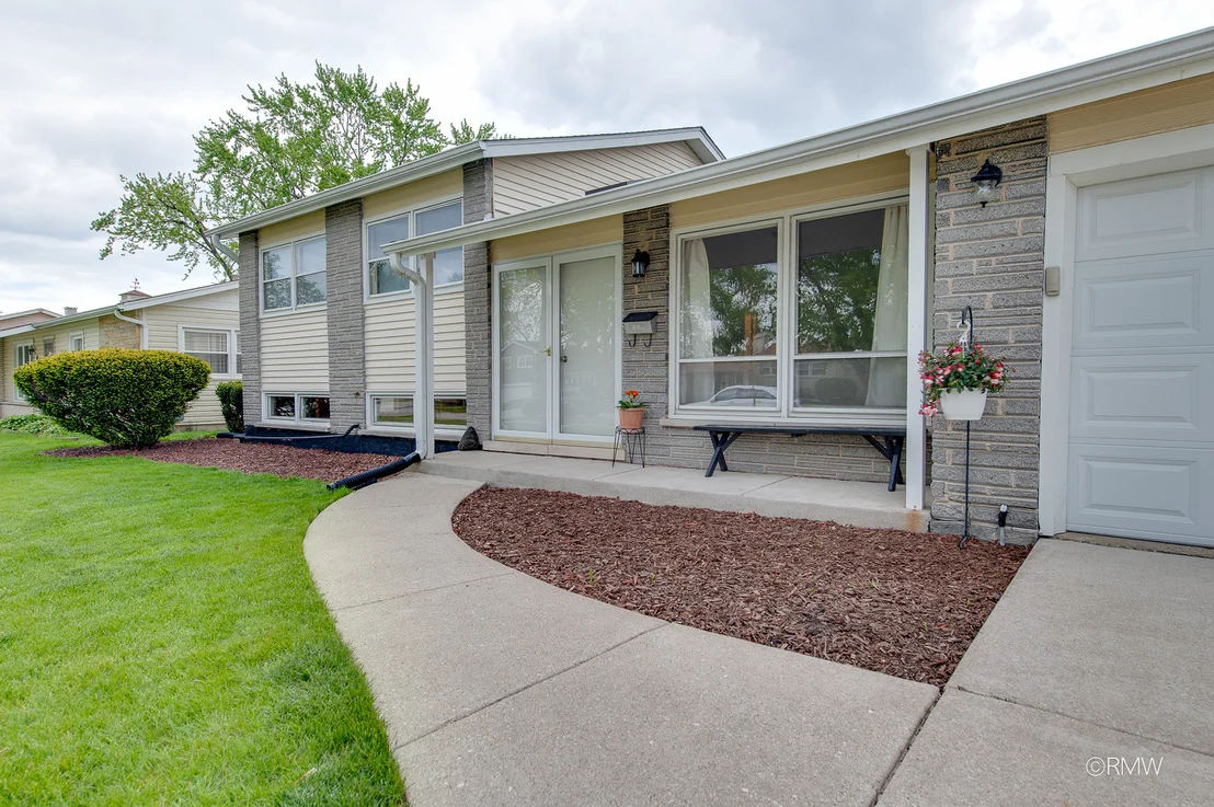 Photo of 691 Westmere Road