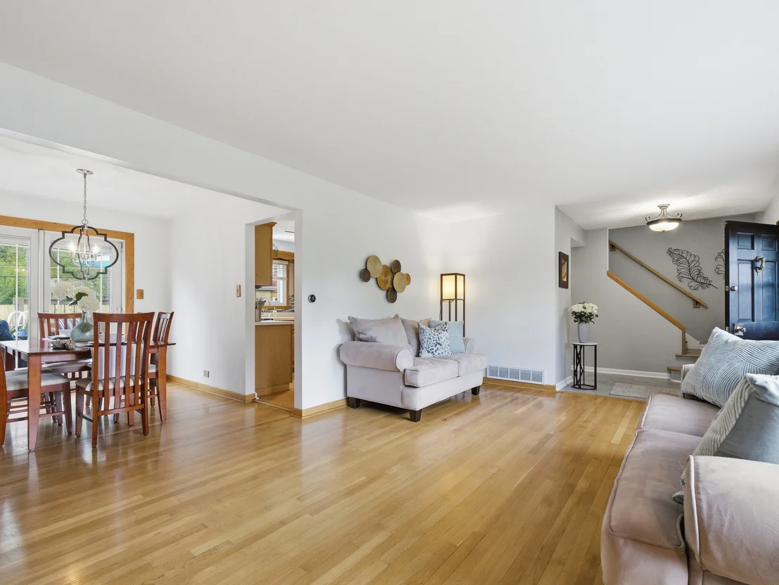 Photo of 237 N Pioneer Drive
