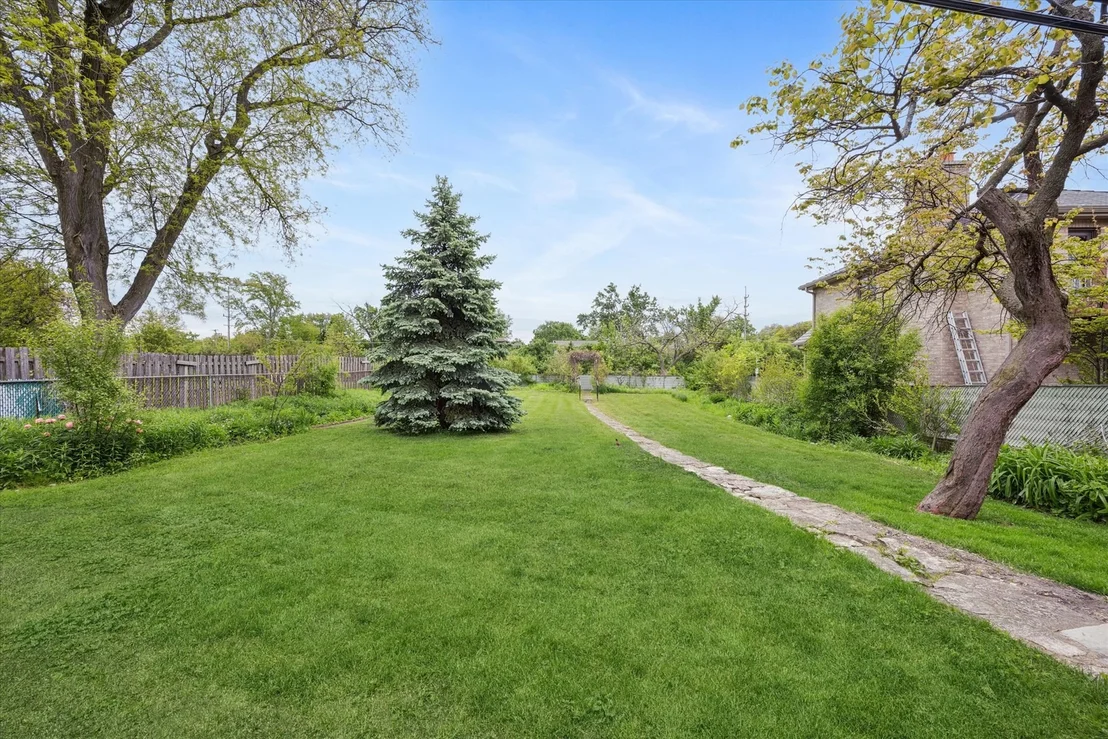 Photo of 33 Chestnut Avenue