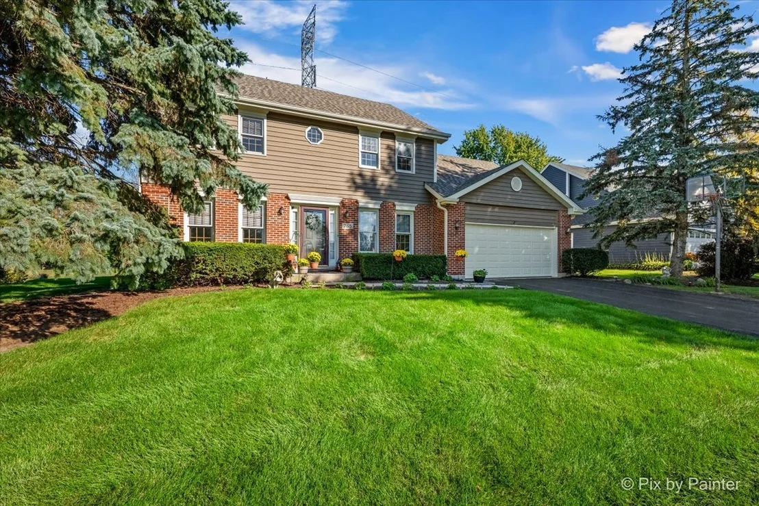 Photo of 765 Crest Drive
