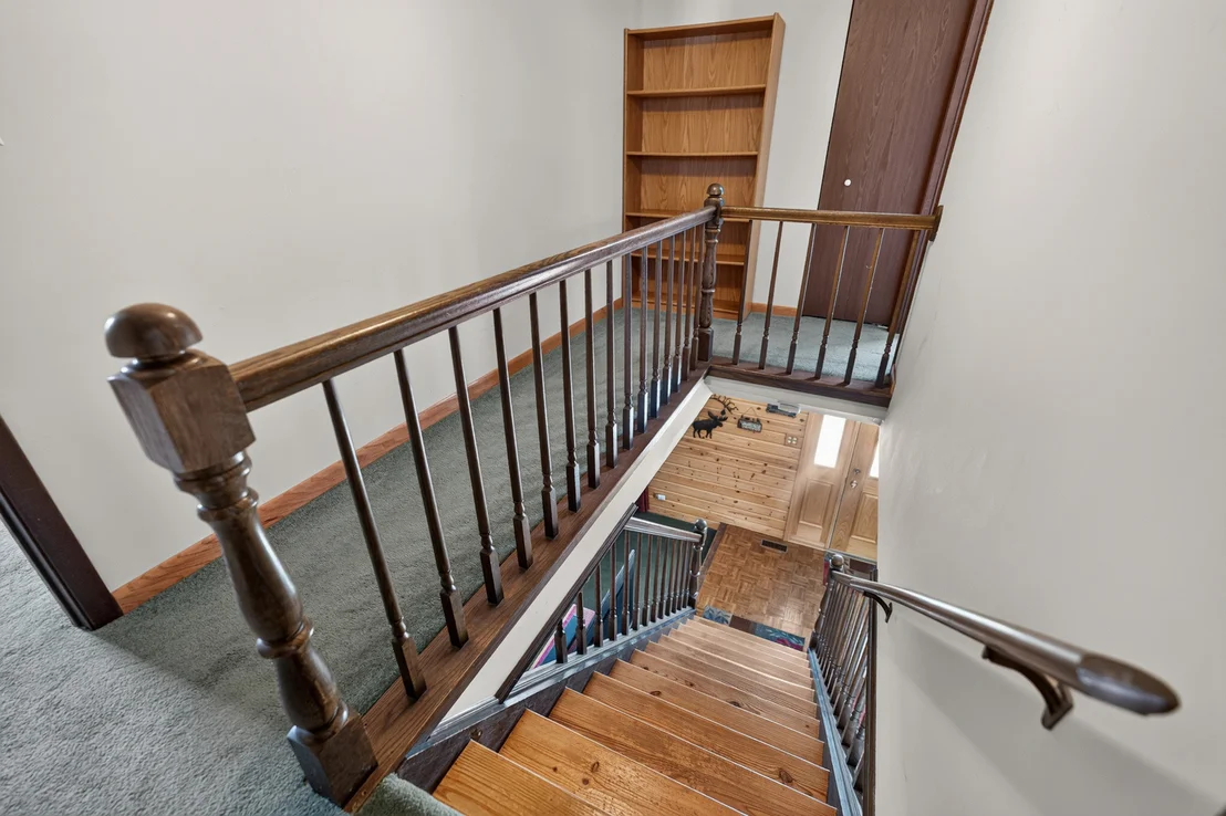 Photo of 975 W Pine Avenue