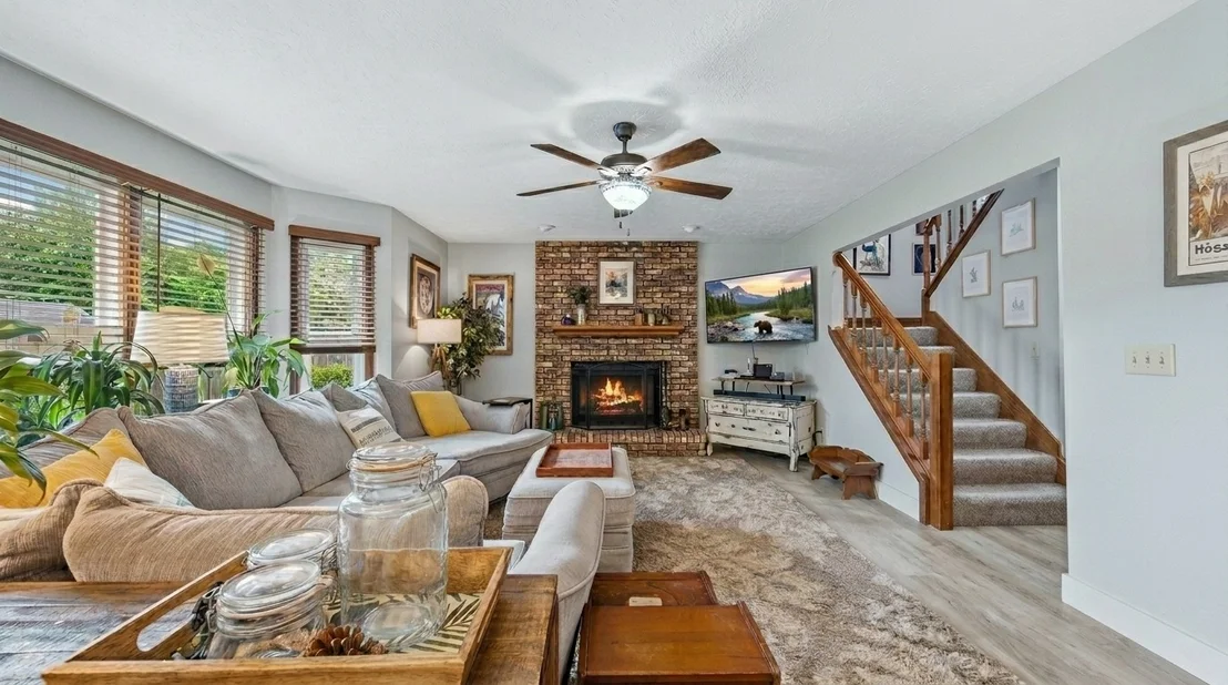 Photo of 1203 Royal Pointe Drive
