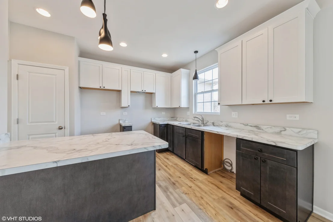Photo of 200 Crystal Lane