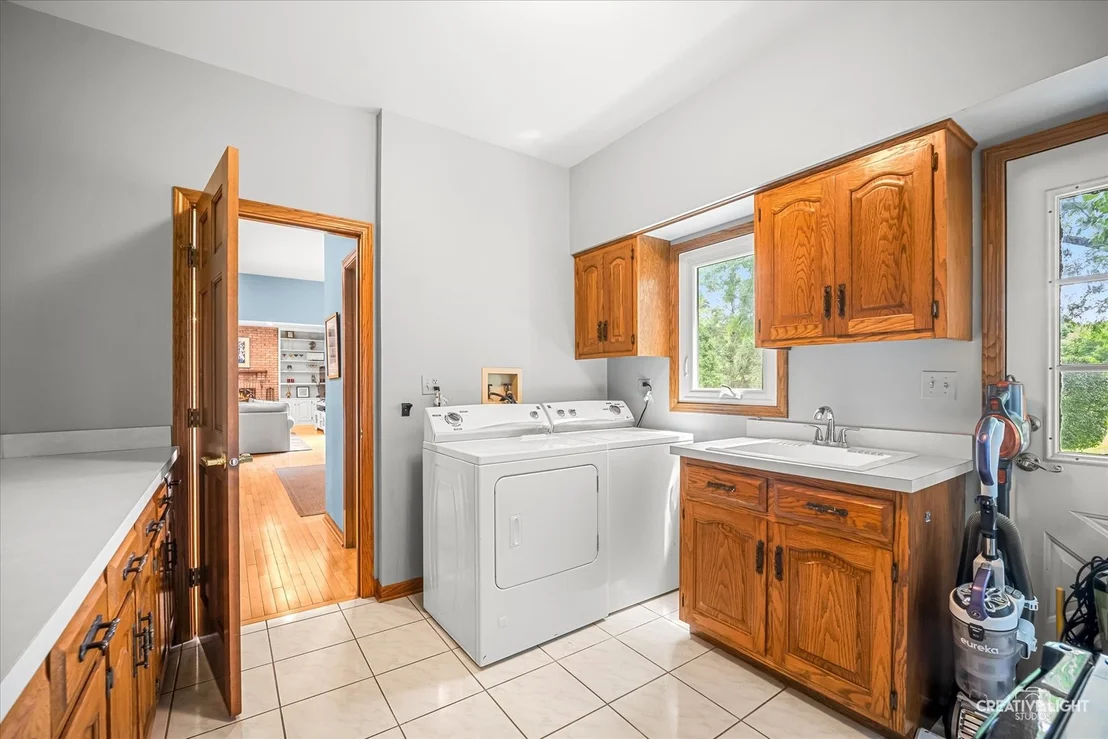 Photo of 1N211 Coventry Drive