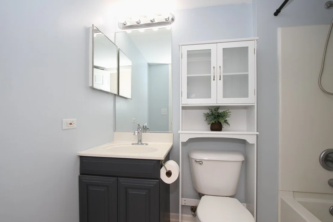 Photo of Unit A at 400 Woodview Circle