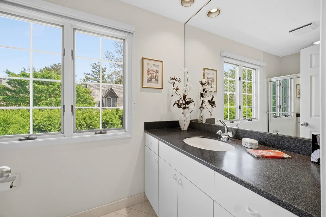 Photo of 968 Coventry Lane