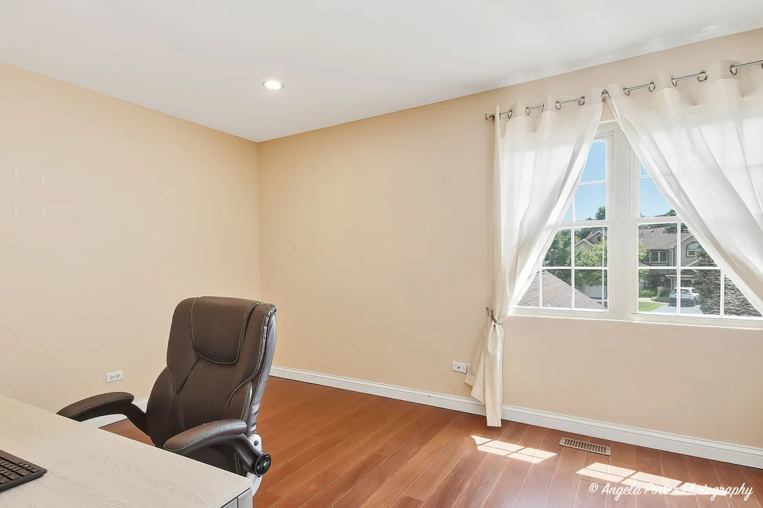 Photo of 949 Ridgefield Lane