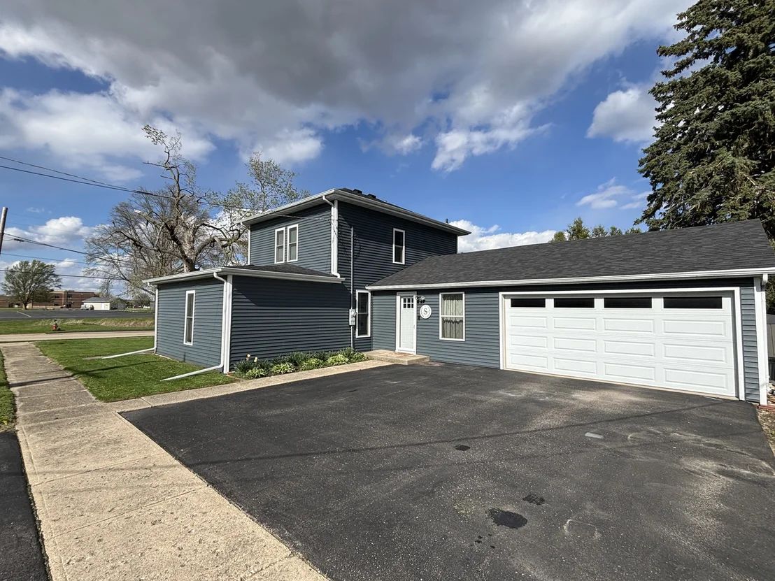 Photo of 732 W 2ND Street
