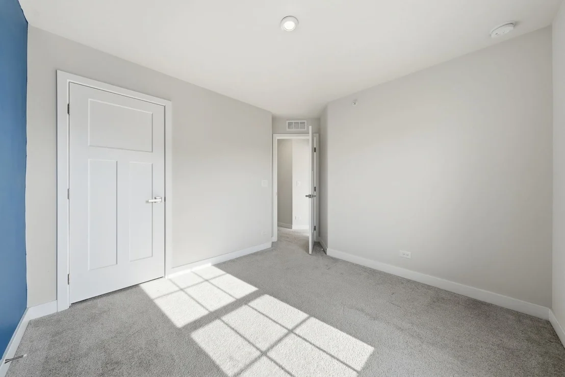 Photo of 72 Nicholas Drive E