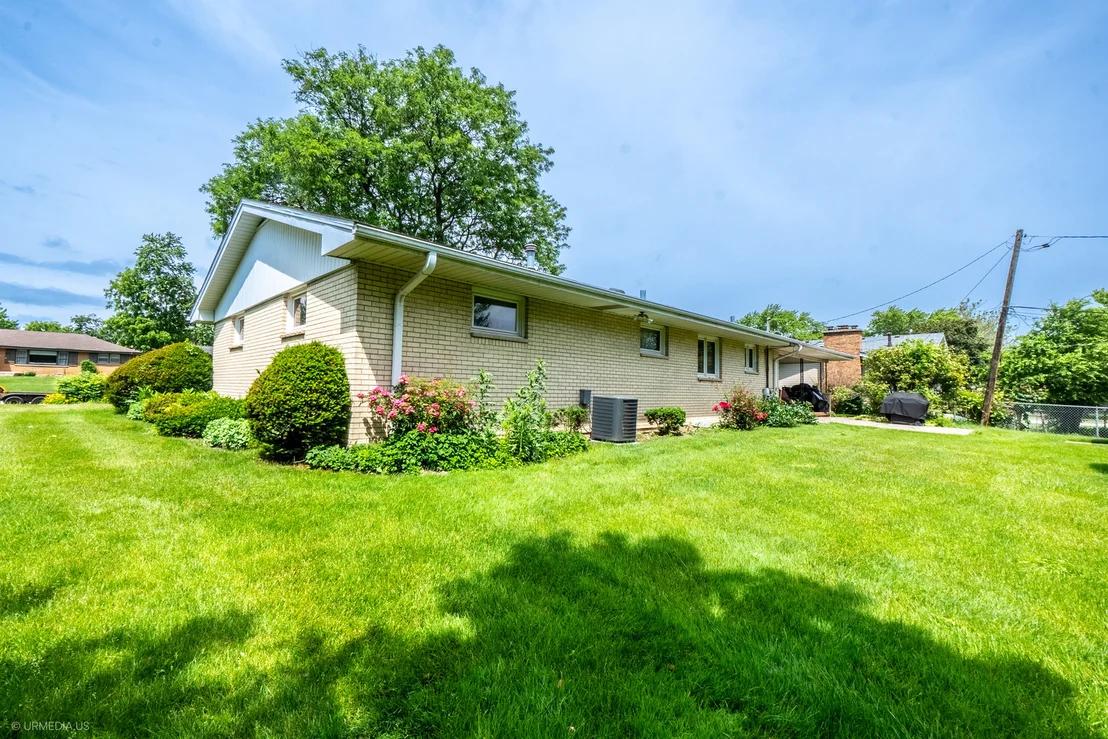 Photo of 835 Scott Drive