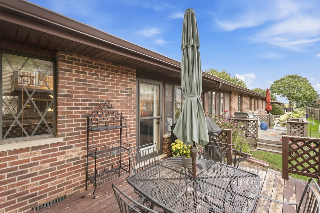 Photo of Unit 0 at 818 Shagbark Road