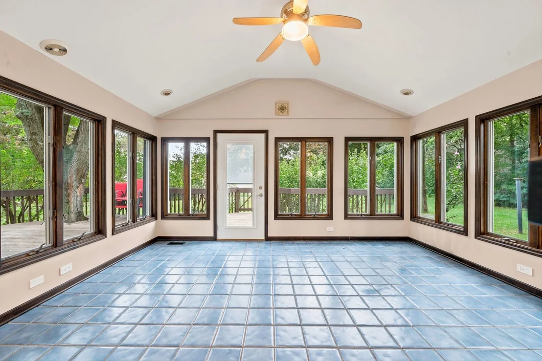 Photo of 1221 W Sable Drive