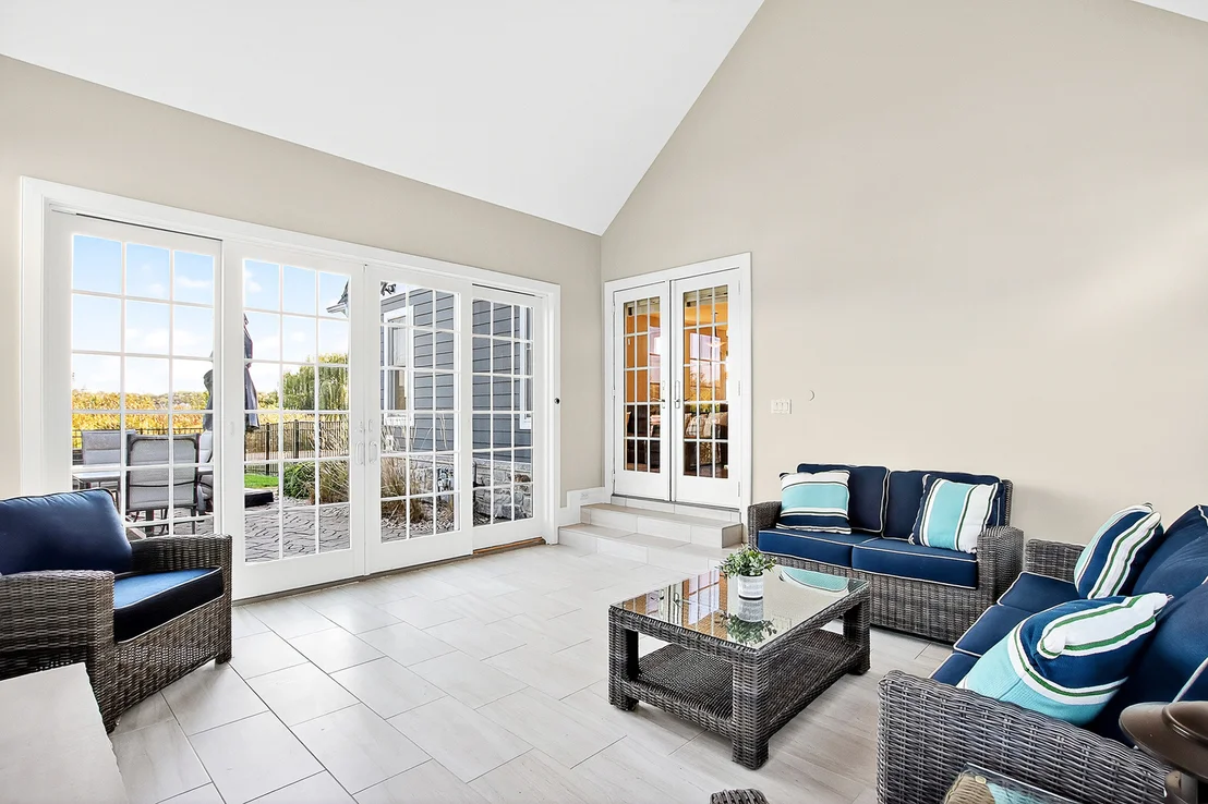 Photo of 827 Edgewater Parkway