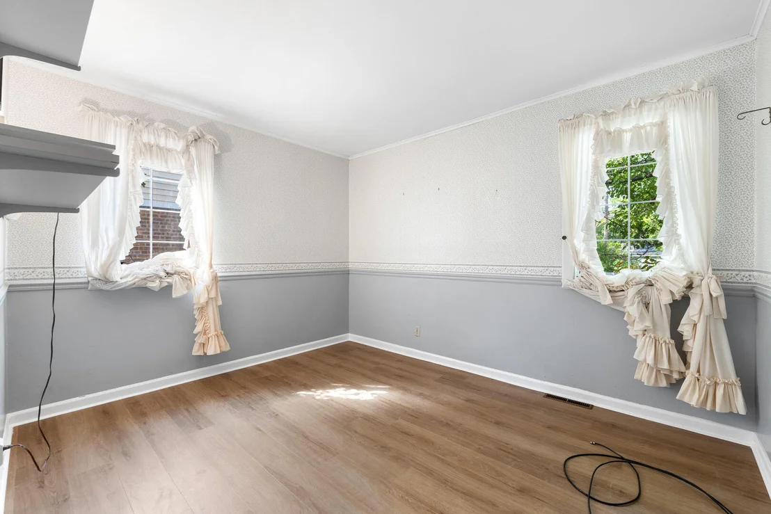 Photo of 17606 N Burnham Avenue
