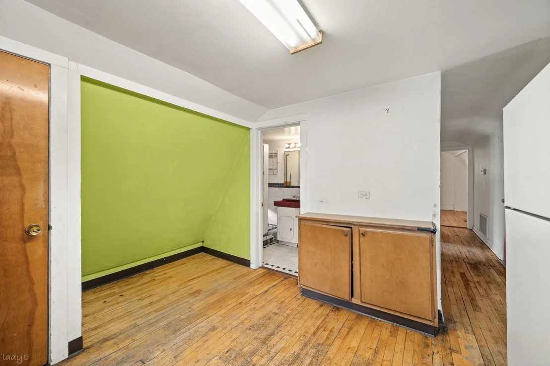 Photo of 832 W Junior Terrace