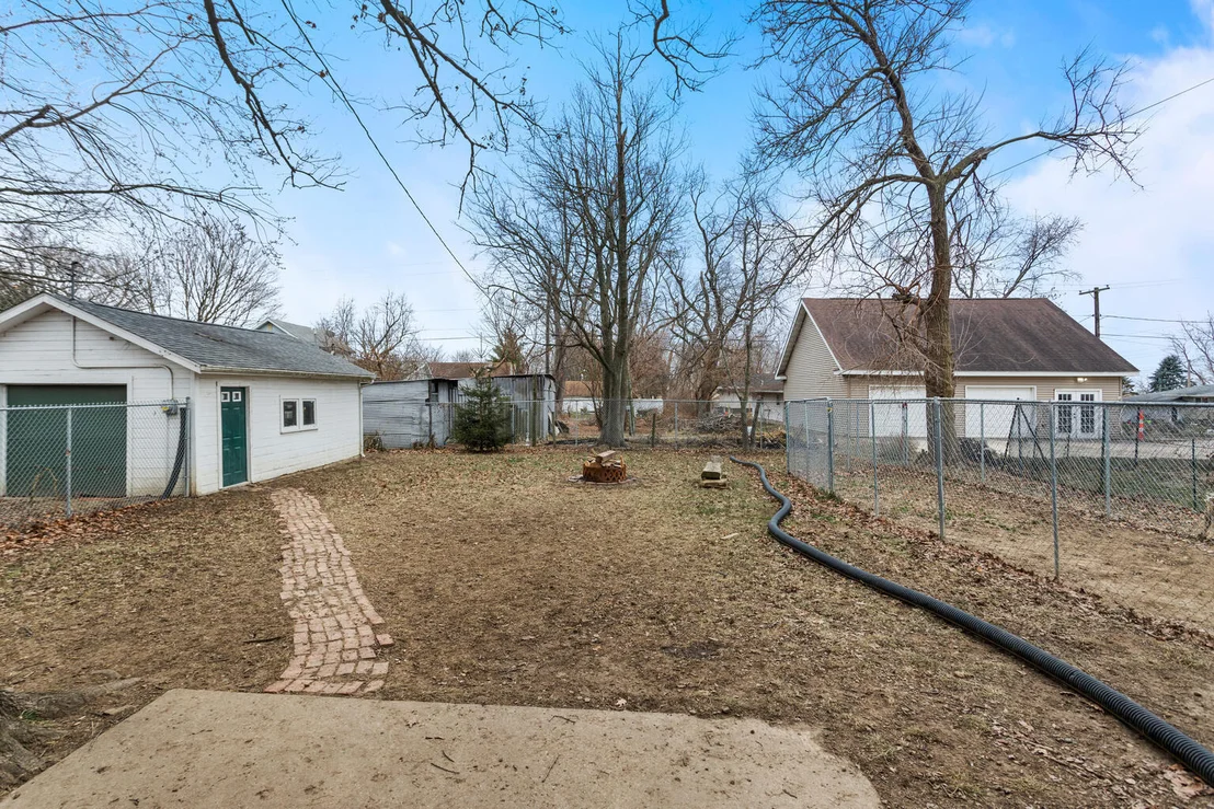 Photo of 615 High Street