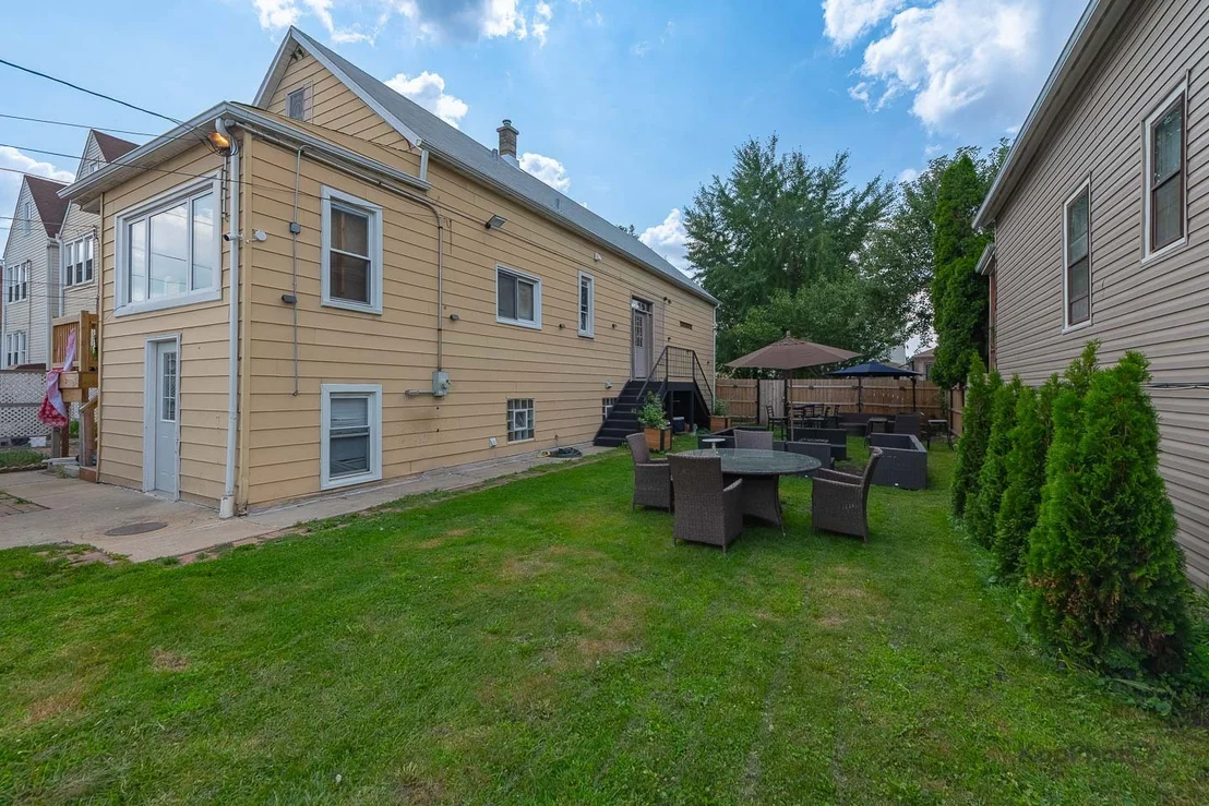 Photo of 3122 W 39th Place