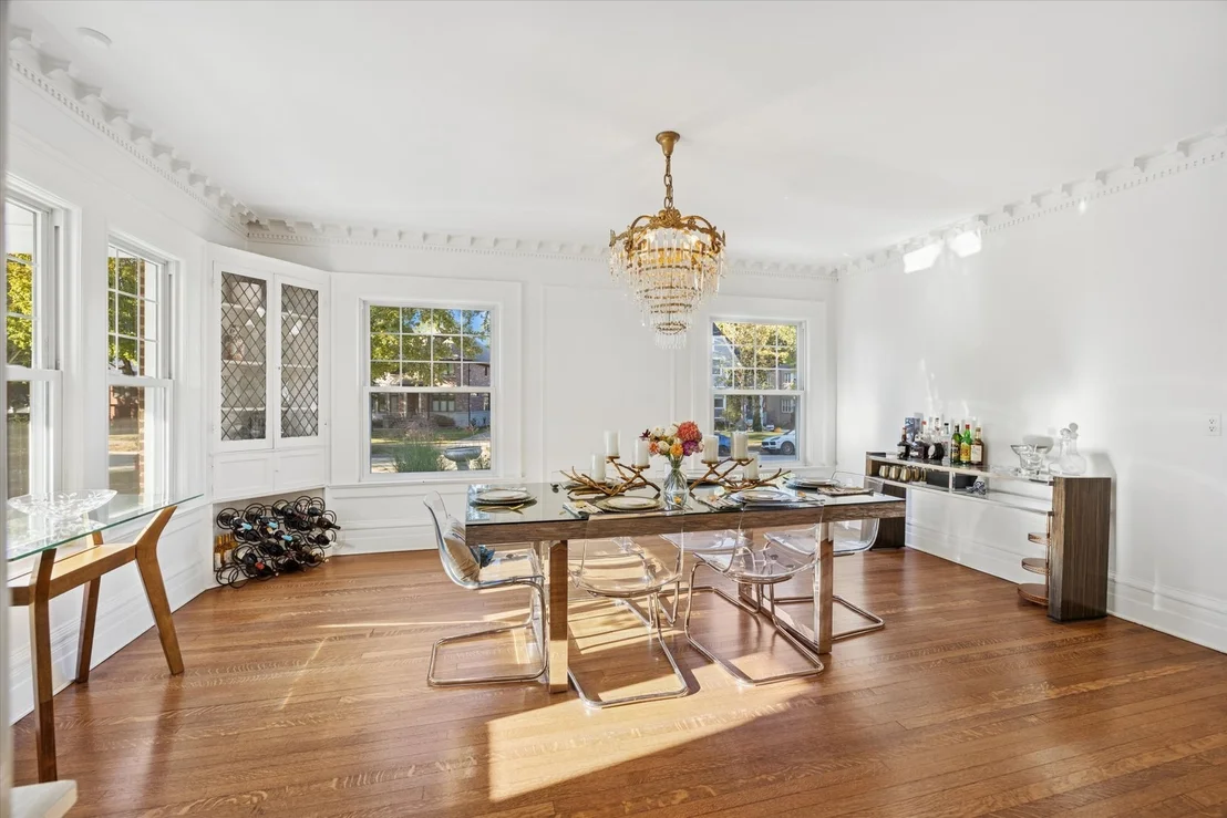 Photo of 176 Riverside Road