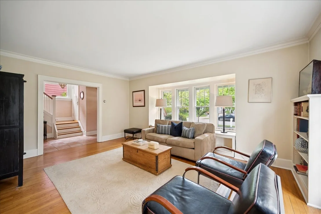 Photo of 972 Elm Street