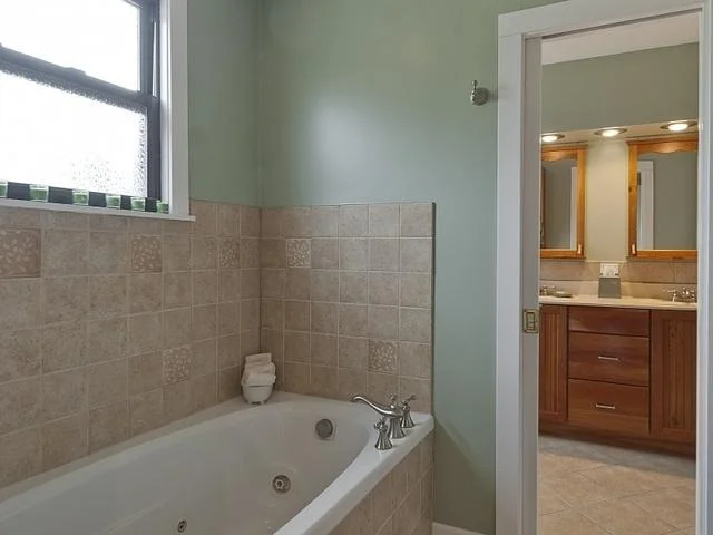 Photo of 537 FOREST Avenue