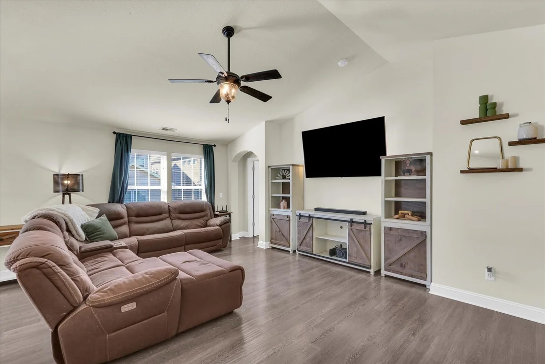 Photo of 407 Bardeen Lane