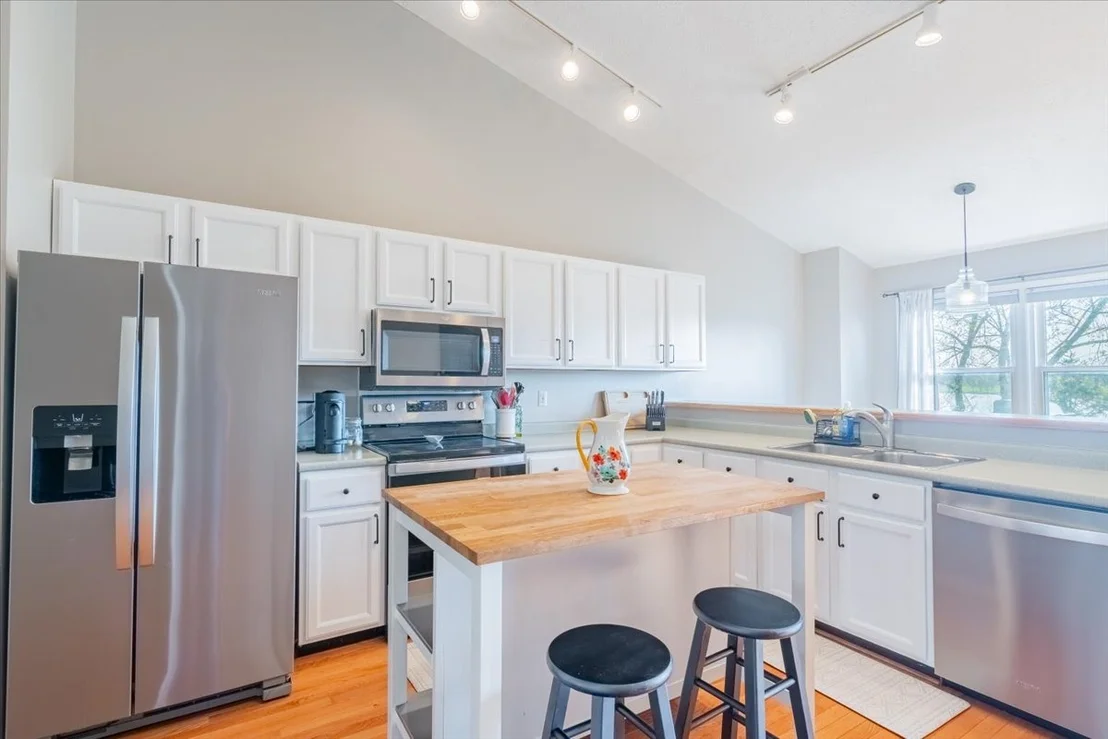 Photo of 32 Parkshores Drive