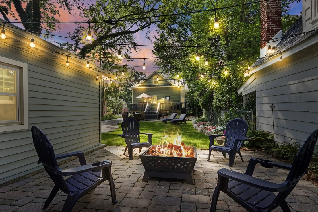 Photo of 943 Forest Avenue