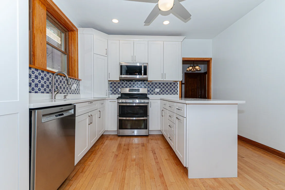 Photo of 5253 W Wrightwood Avenue
