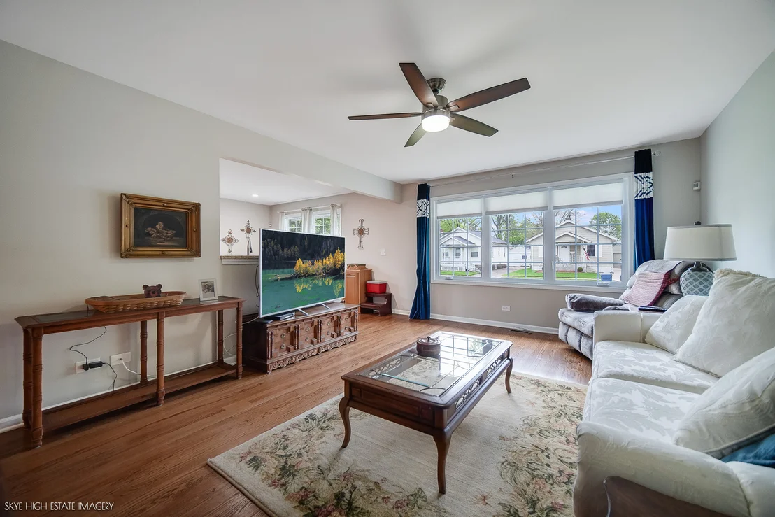 Photo of 29 W. 31st. Place