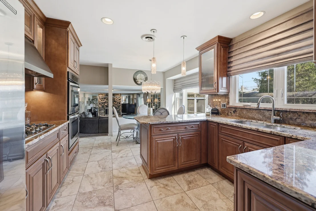Photo of 715 Pinecroft Drive