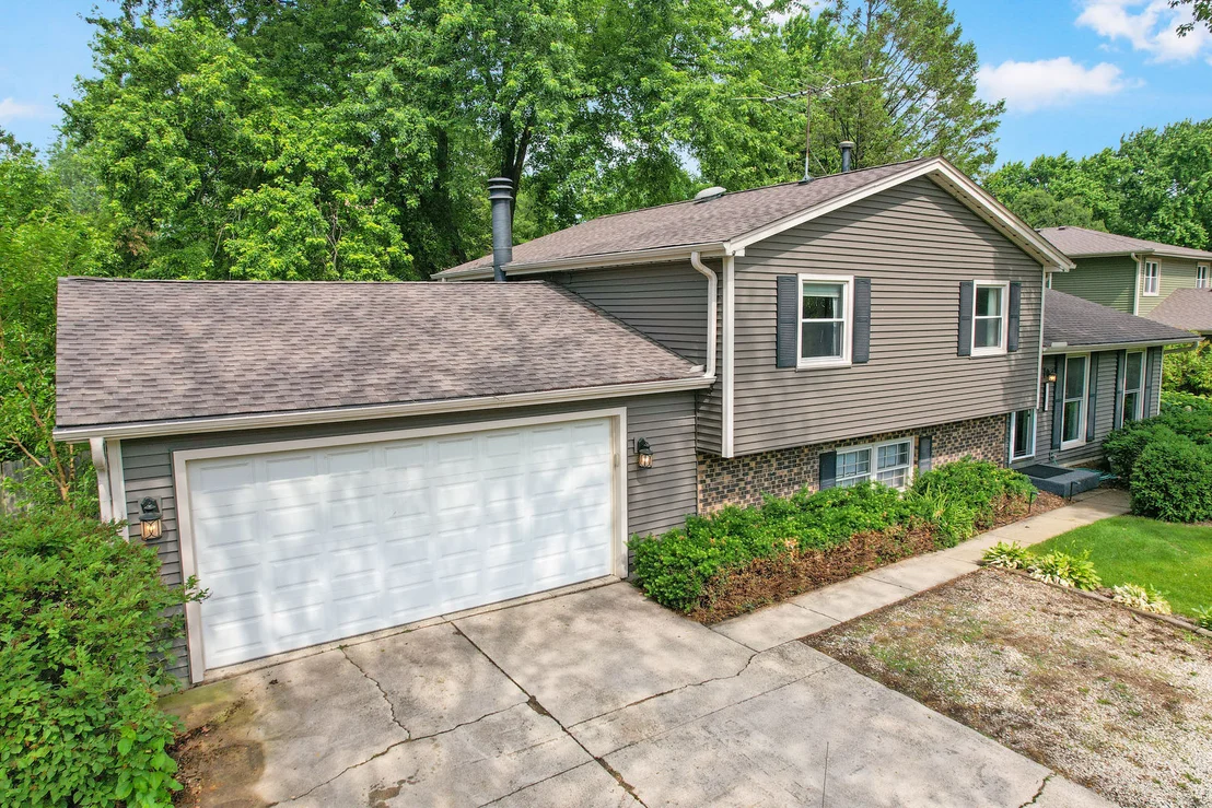 Photo of 11S556 Book Road