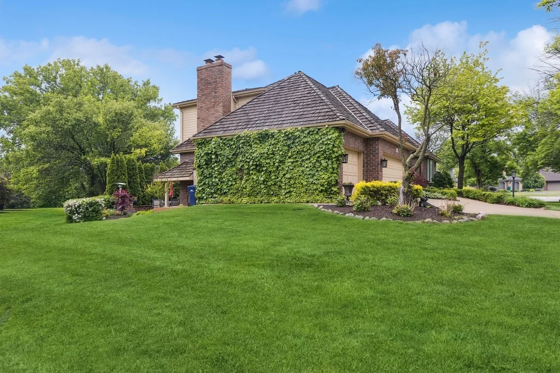 Photo of 8401 Golfview Drive