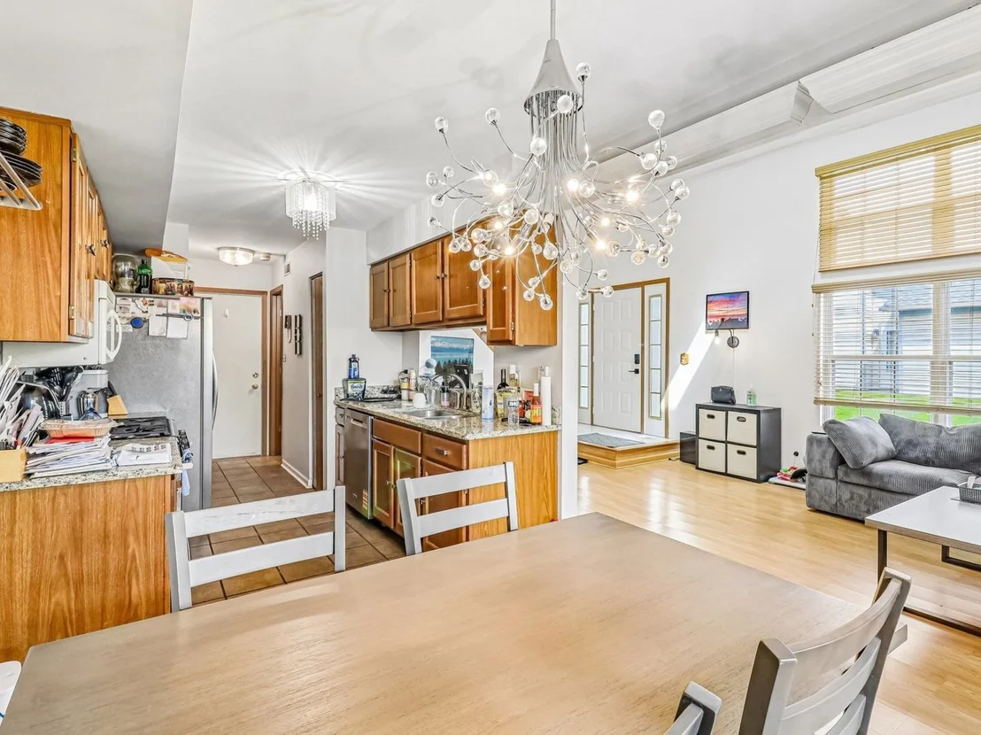 Photo of 281 Whitewood Drive
