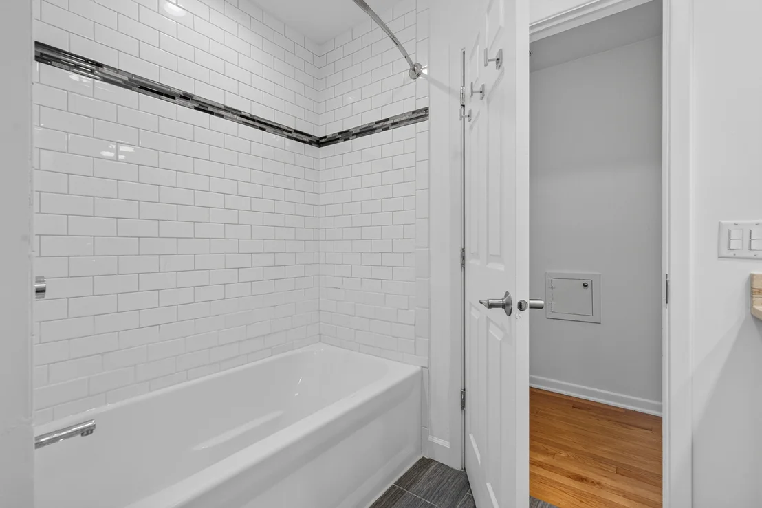 Photo of 2100 Stirling Road